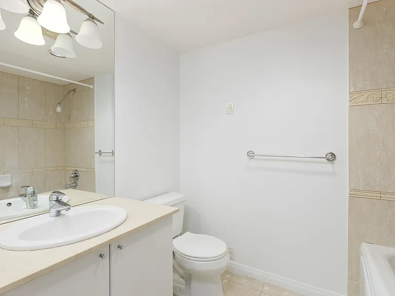1328 W Pender St #1201 — Photo 12