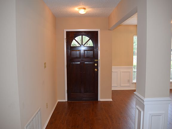 3rd image of 4562 Parkwood Ct