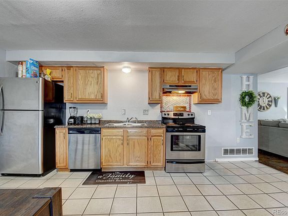 4th image of 5770 Niagara St #B