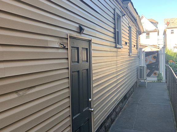 3rd image of 10529 Remington St