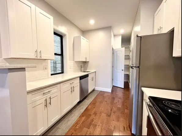 530 Isham Street image 1 of 5