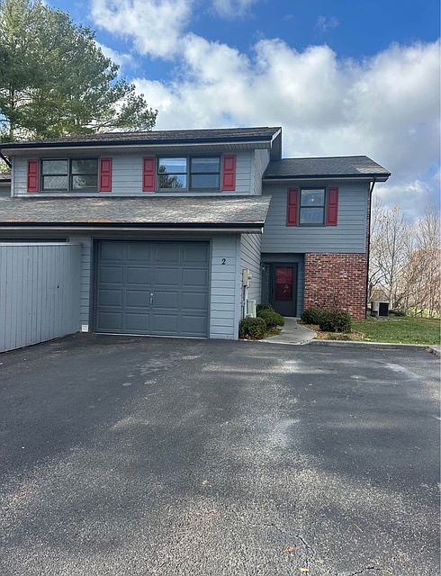 1st image of 2 Windridge Ct #2