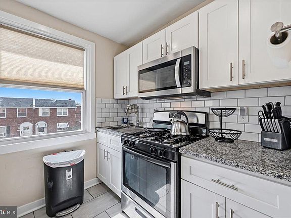 3rd image of 1619 Elaine St