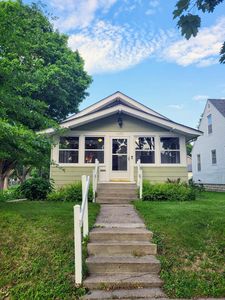 1260 Saint Albans St N, Saint Paul, MN, 55117