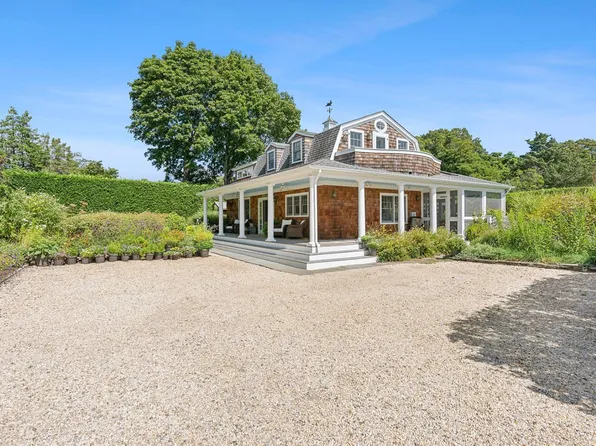 37 Sunset Ave, East Quogue, NY 11942