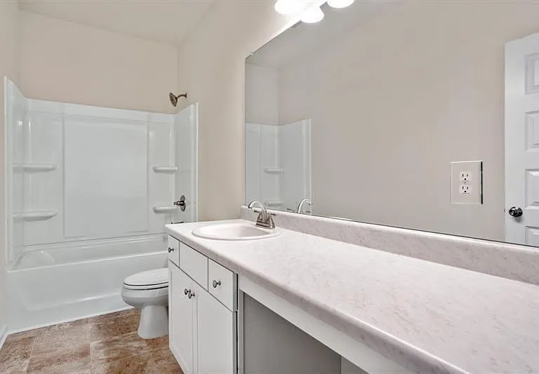 196 Marion Dr — Photo 8