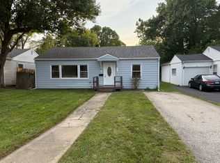 16 S Midland Ave, Mundelein, IL