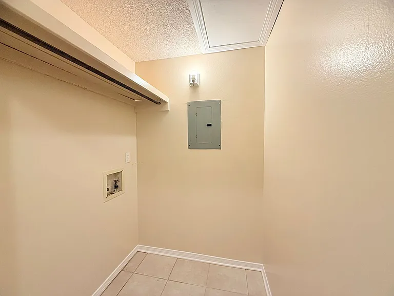 9345 Chisholm Rd #I4 — Photo 10