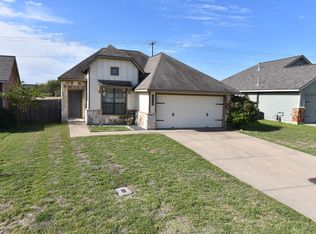 2746 Silver Oak Dr, College Station, TX 77845