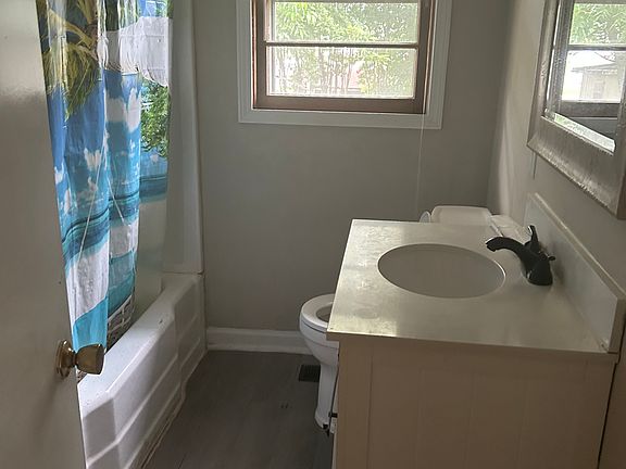 5th image of 404 E Polk St
