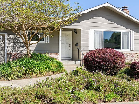 3rd image of 429 Eileen Drive