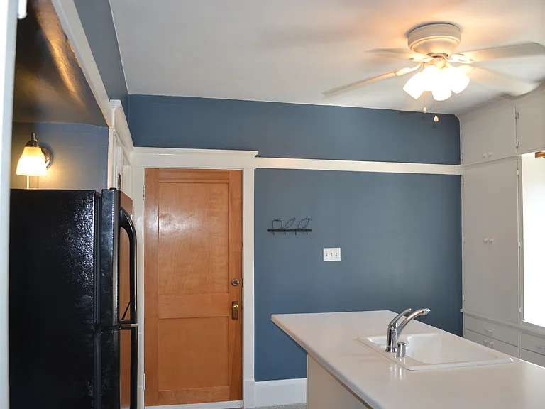 3942 N Farwell Ave — Photo 10