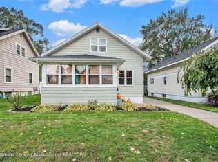 738 Graceland St NE, Grand Rapids, MI 49505