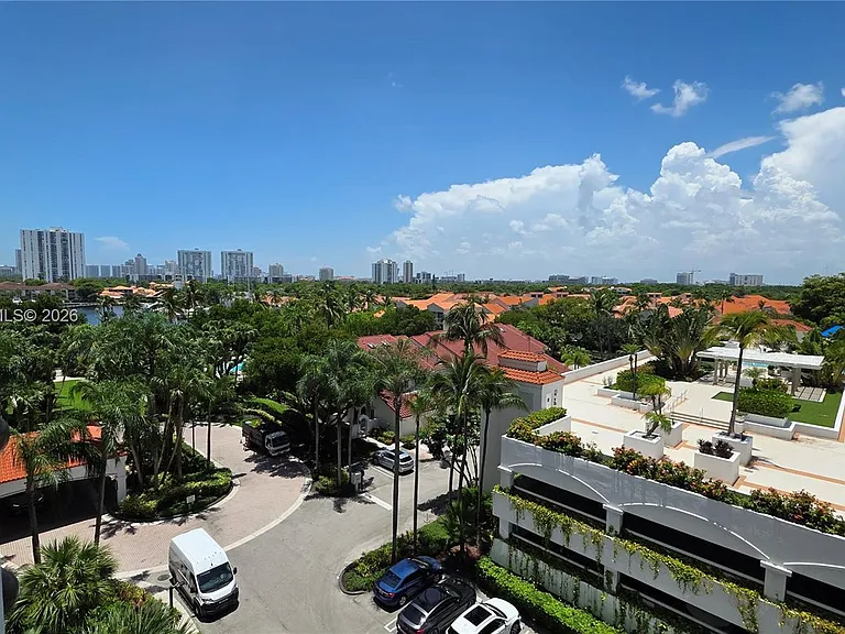 3610 Yacht Club Dr #615 — Photo 11