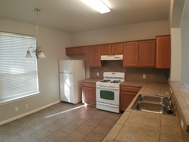 2502 Allred Dr #A — Photo 6