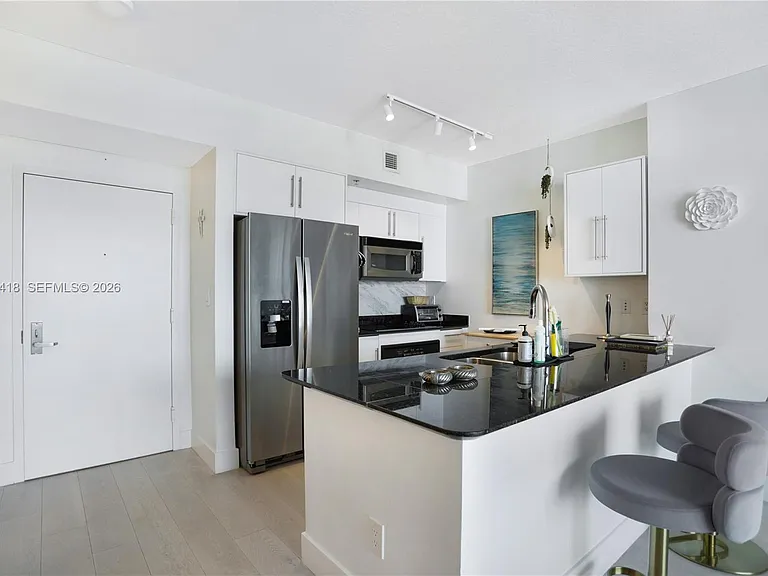 335 Biscayne Blvd #3808 — Photo 14