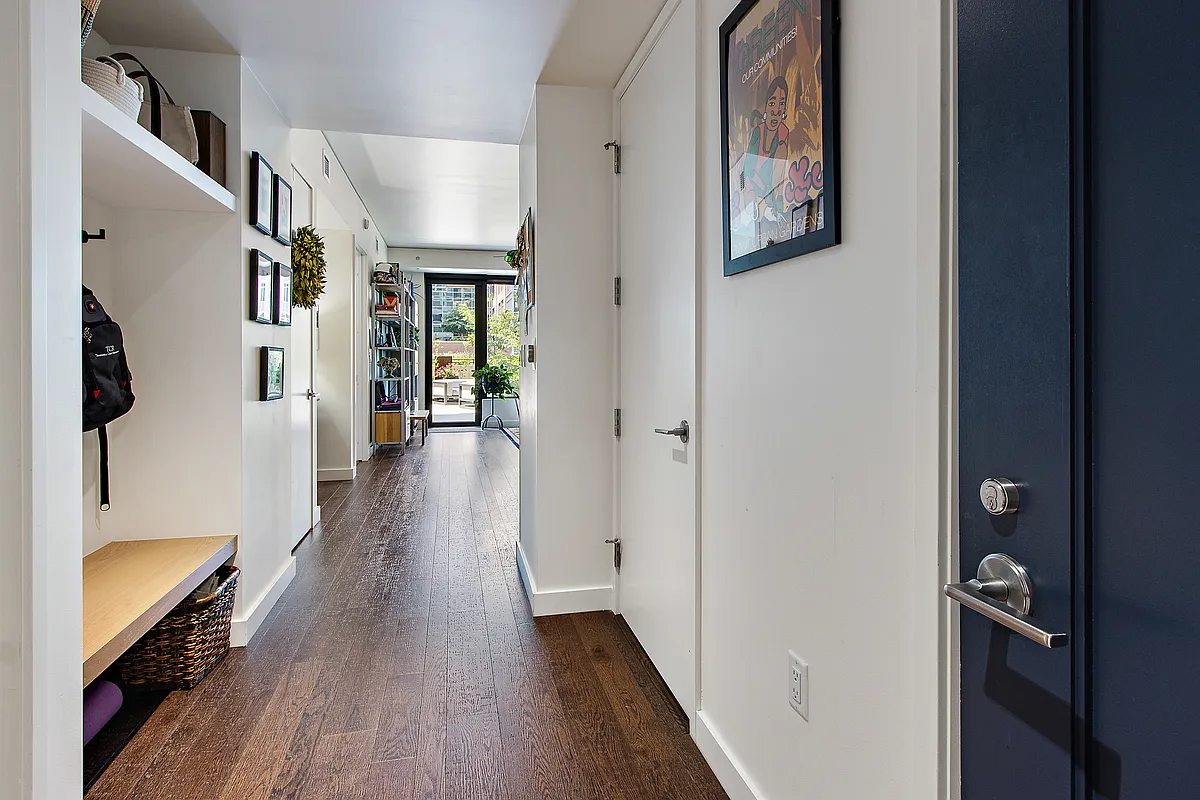 Building Photo - 1750 Wewatta St #427