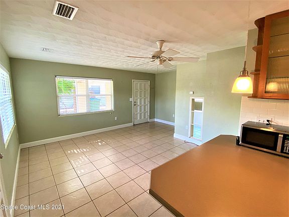 5th image of 208 Johnson Ave