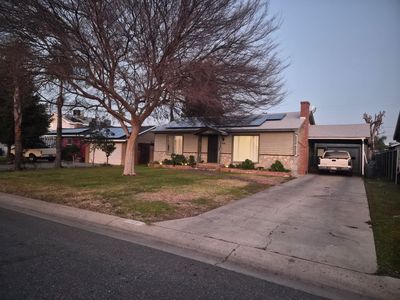 748 N Bellah Avenue, Lindsay, CA, 93247