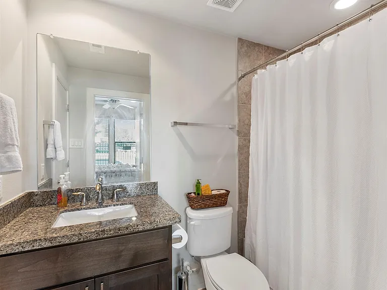 1419 Nagle St — Photo 3
