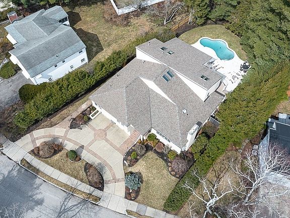 2nd image of 71 Farina Rd