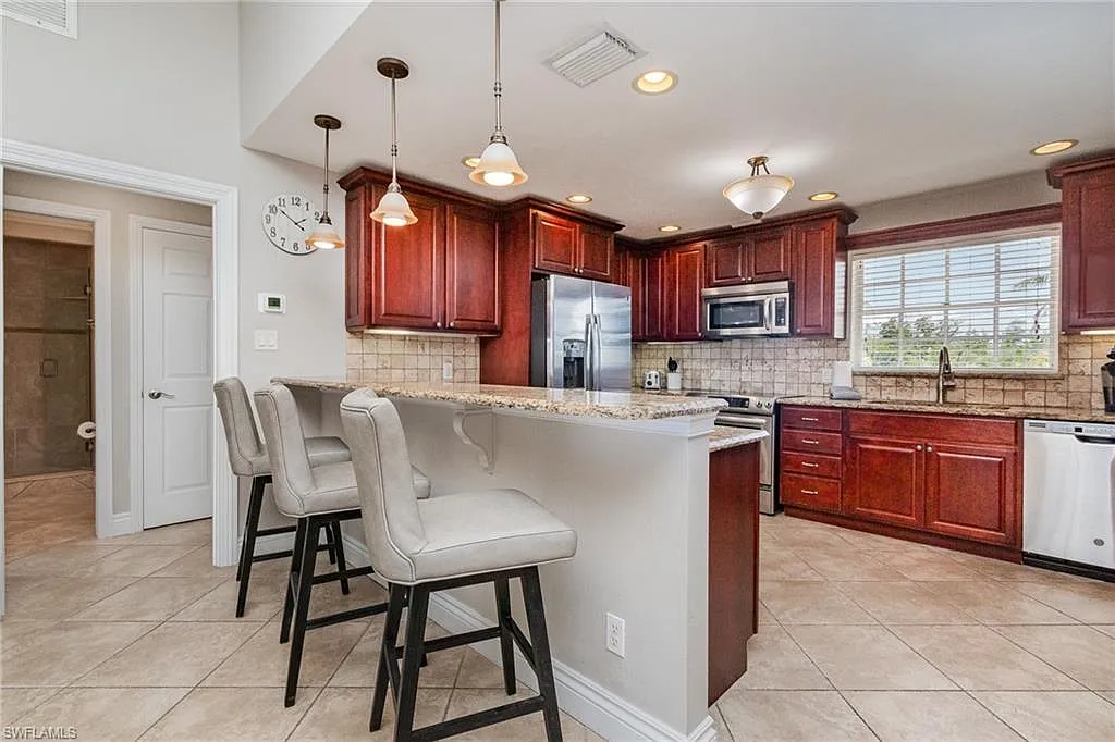 2 bed, 2.0 bath, 1488 sqft, $5,950 — Photo 1