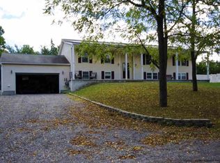 12 Walnut Grove Farm Rd, Saugerties, NY 12477