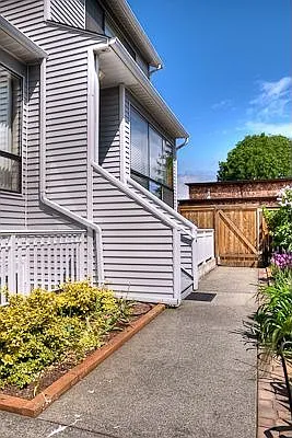 3018 62nd Ave SW APT 4 photo 1