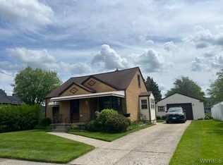 89 Girard Ave, Cheektowaga, NY 14227