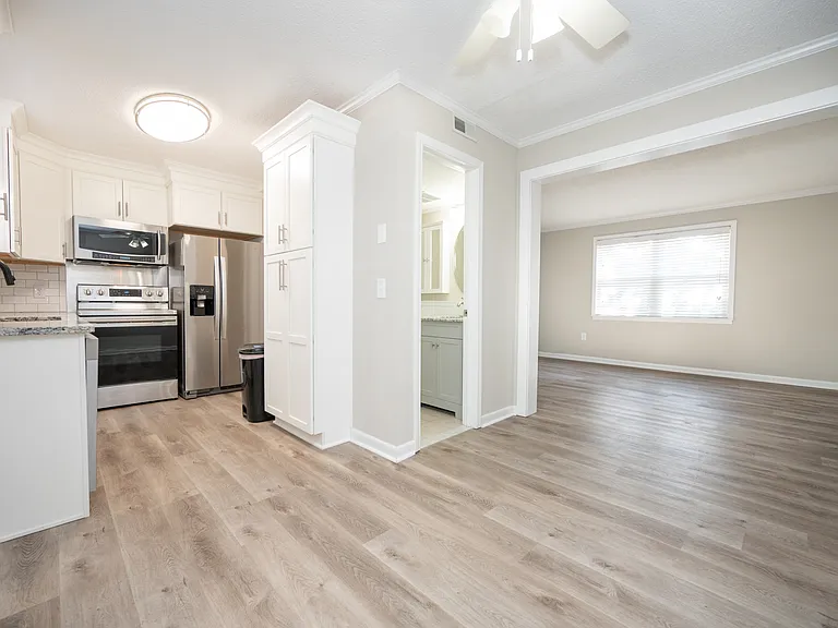 415 Parkdale Dr #18C — Photo 8