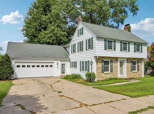 1107 8th Ave, Wellman, IA 52356