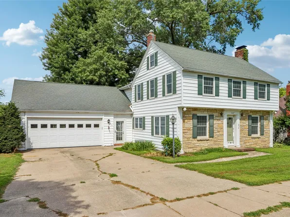 1107 8th Ave, Wellman, IA 52356