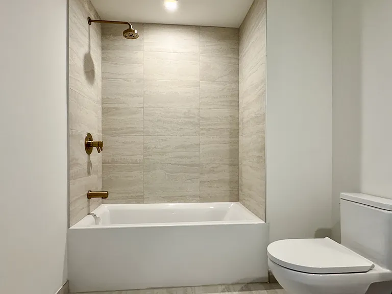 77 SE 5th St #4002 — Photo 19