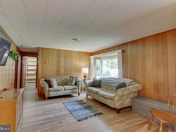 4th image of 755 Barlow Ave