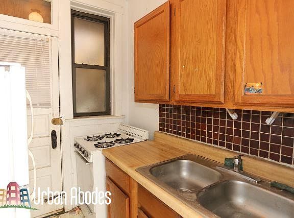 3rd image of 3825 N Fremont St #31701E