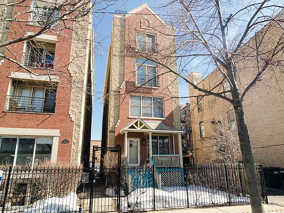 2nd image of 3213 N Wilton Ave APT C