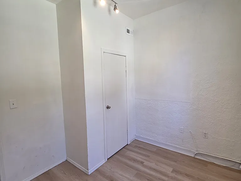 515 8th St #1 — Photo 8