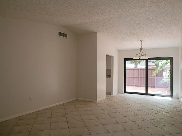 13920 SW 52nd Ln — Photo 4