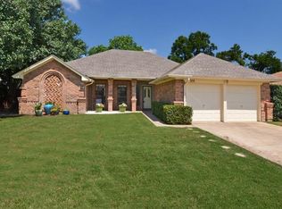 308 Stratford Dr, Hurst, TX 76054