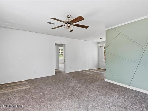 5th image of 150 Sewanee Dr