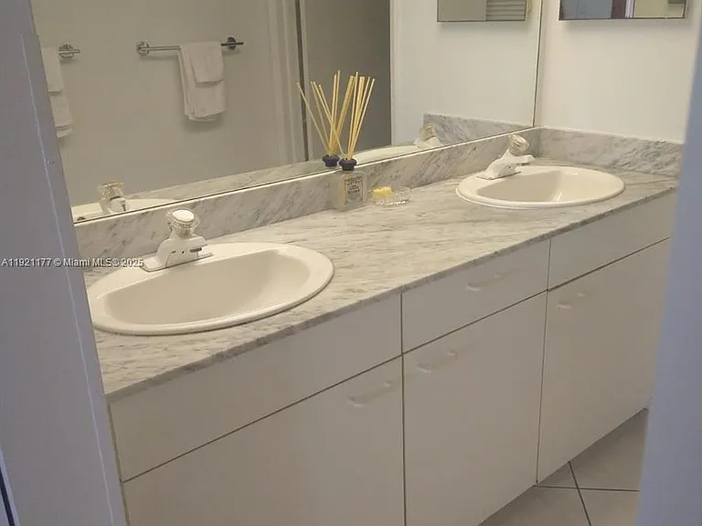 9341 SE Collins Ave #303 — Photo 8