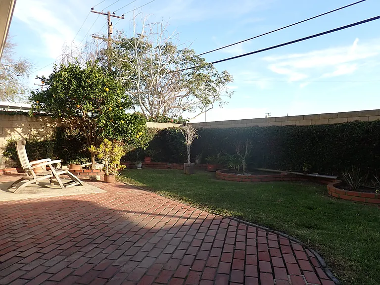 7846 Connie Dr — Photo 30