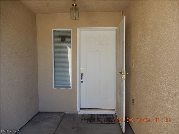 3rd image of 5324 Acacia Grove St