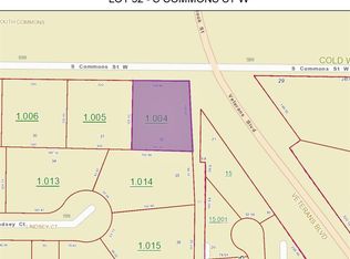 601 N Commons St E #32, Tuscumbia, AL 35674