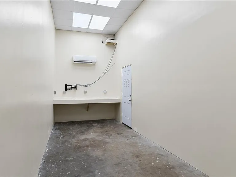 200 Cypress St — Photo 16