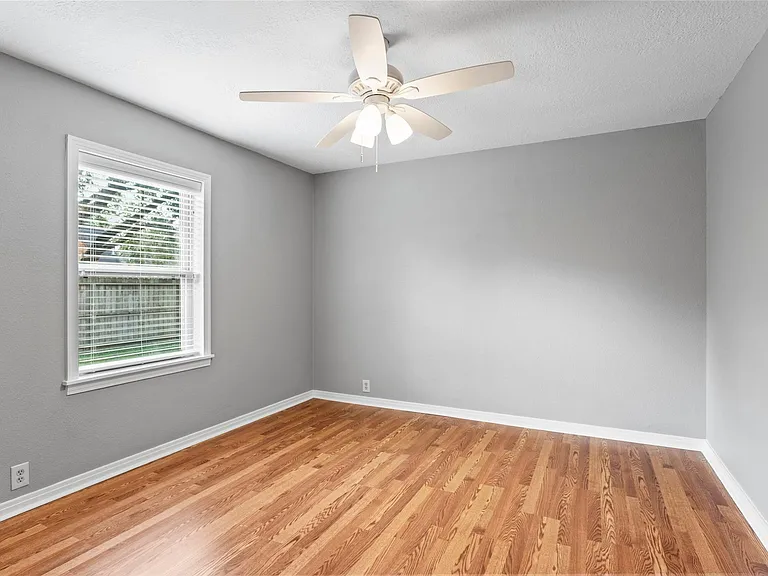302 S Hardie St — Photo 11