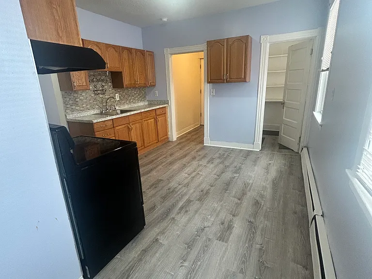 34 Barker St #1 — Photo 8