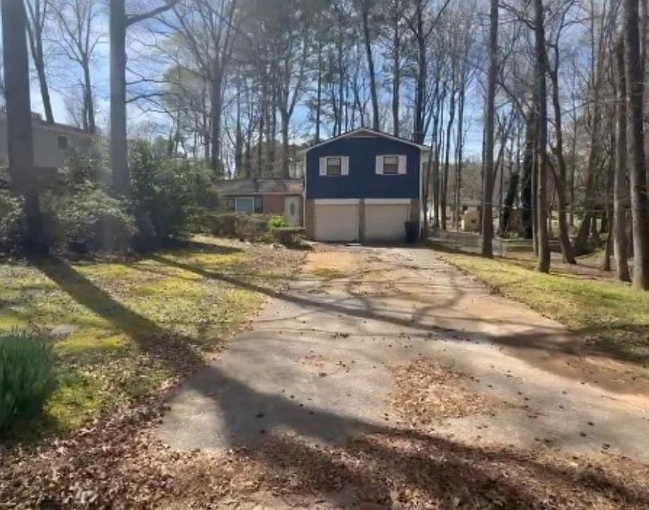 1st image of 2943 E Howell Dr