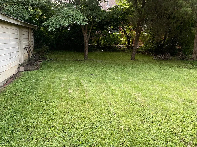 443 Locust Ave SE — Photo 16