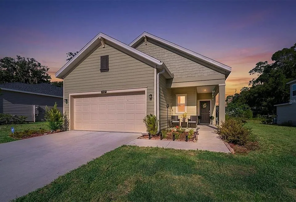 3902 NE 30th Ter